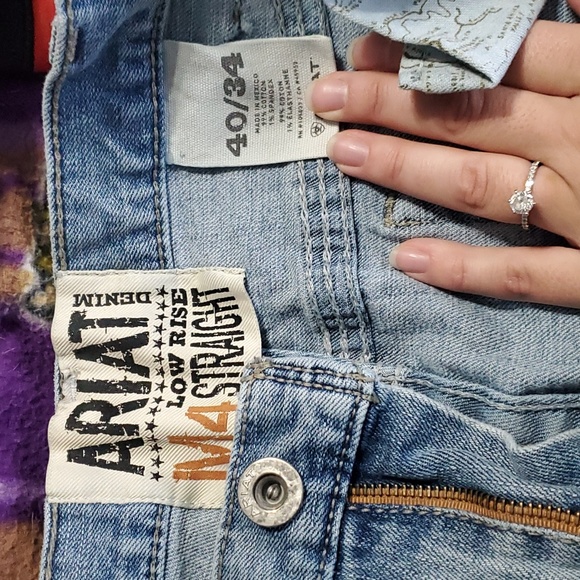 Mens Ariat Light Wash Jeans - Picture 4 of 4